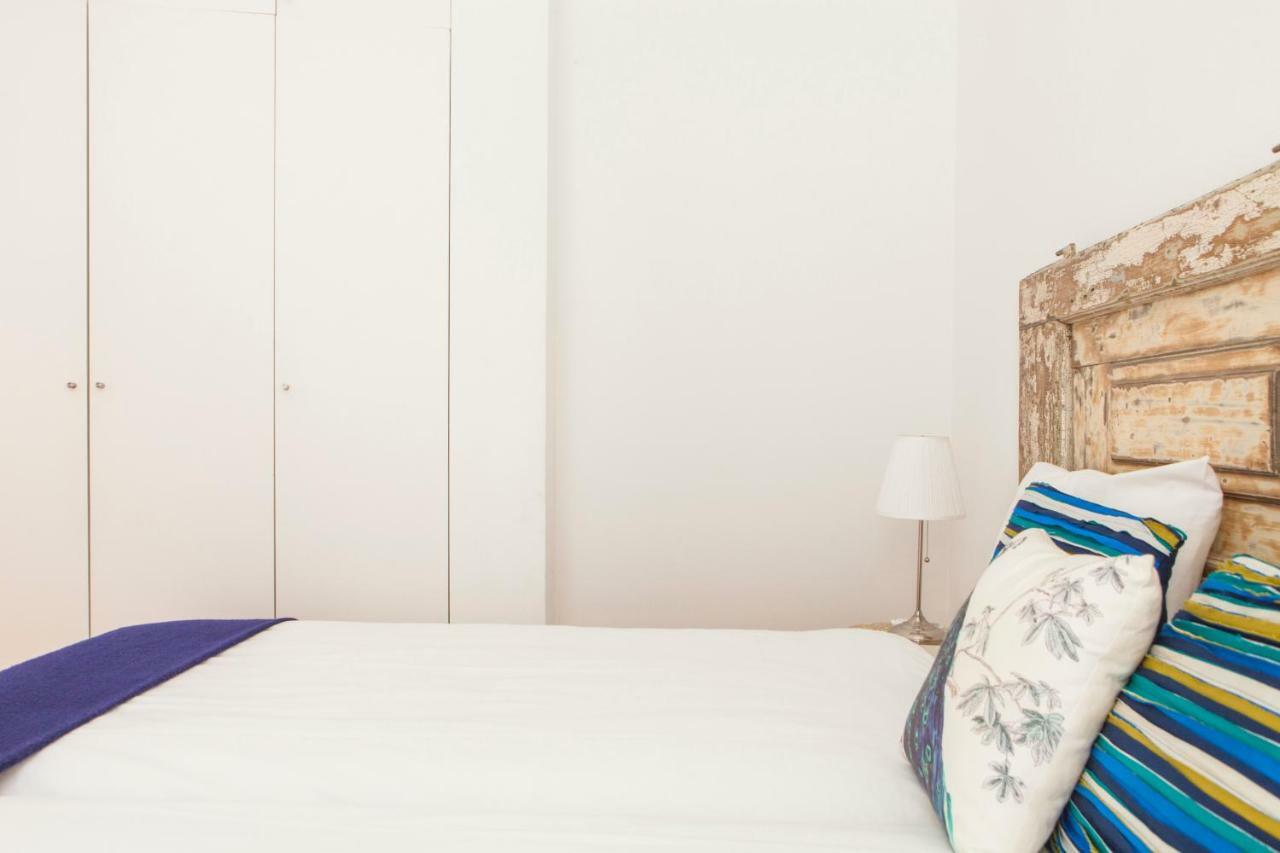 Cozy 1St Floor Flat Central Chiado District With Balconies And Ac 19Th Century Building Lisbon Exterior photo