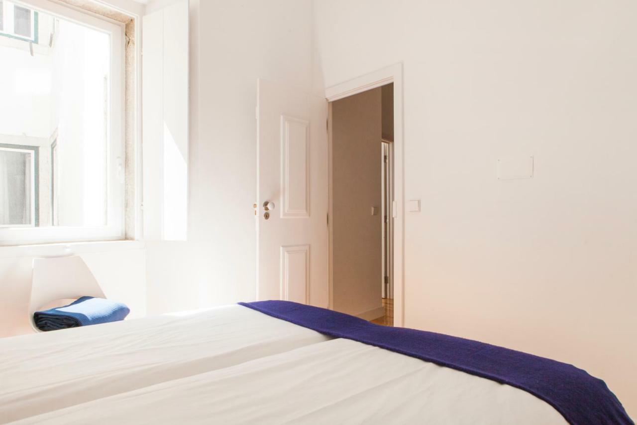 Cozy 1St Floor Flat Central Chiado District With Balconies And Ac 19Th Century Building Lisbon Exterior photo